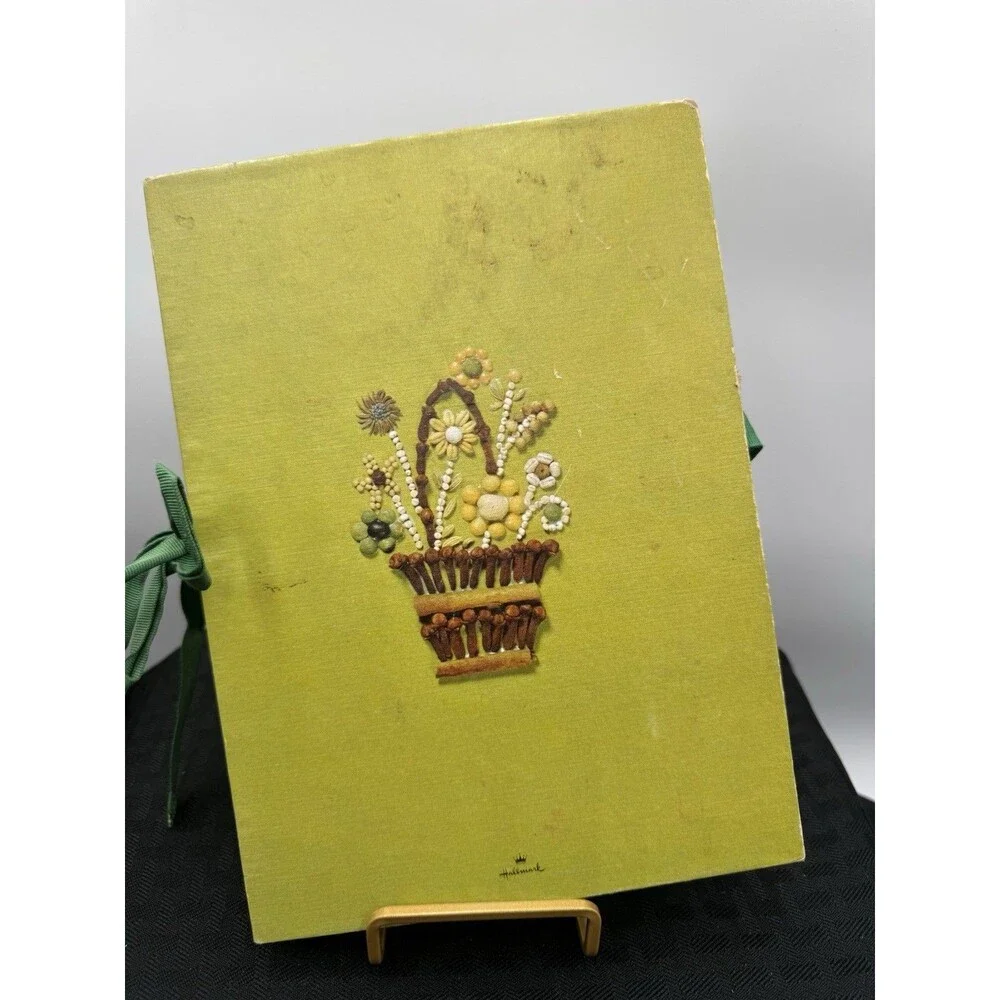 Vintage Hallmark Kitchen Keepsakes Recipe Collection Accordion File Book 1970s